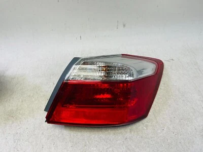 Luz trasera exterior incandescente pasajero derecho sedán Honda Accord 2013 2014 2015 Foto 1 de 4