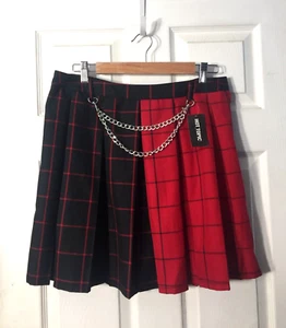 Hot Topic kurzer Faltenrock halb rot halb schwarz Emo XL silber Kette Punk neu mit Etikett - Bild 1 von 6