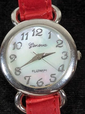 Geneva швабра шкала серебристого тона круглый чехол красный искусственной кожи группы часы 7 дюймов - Изображение 1 из 4