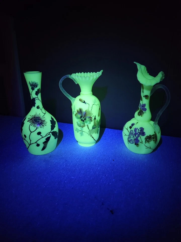 3 Vintage Uranium Are Glass Pieces - Image 1 of 4
