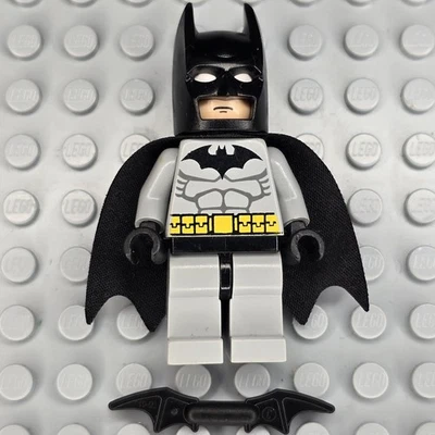 Lego Batman DC Minifigure BAT001 Batman Light Bluish Gray Suit Black Mask - Image 1 of 4