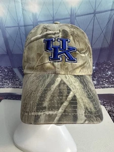 University  Kentucky Wildcats 47 Twins Brand Real Tree Cap Hat Sz M Camo Fitted - Picture 1 of 13
