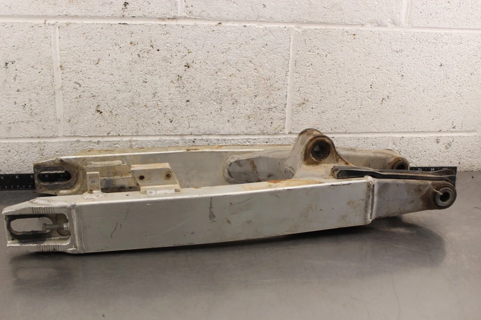 2001 Suzuki RM250 SWINGARM SWING ARM SUSPENSION O918 - Image 1 of 4
