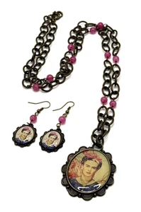 FRIEDA KAHLO Pendant Necklace & Pierced Earrings Set Pink Quartz Accents - Picture 1 of 9