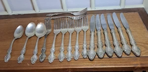 Reed & Barton 1968 English Crown Silverplate Set of 17 Pcs 6 Knives 6 Forks etc. - Picture 1 of 4
