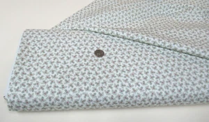 MARCUS quilt-craft fabric HOLLY cream 2 yds (r-190954) Songbird Holiday - Picture 1 of 1