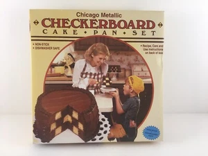 Vintage Chicago Metallic Checkerboard 9” Cakepan Set of 3 Non-stick With Divider - Picture 1 of 11