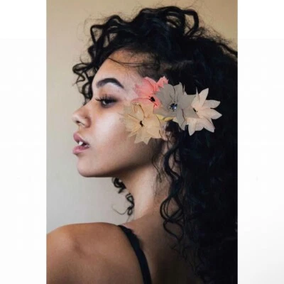 Hermoso Cordón Fascinador Floral Grande Hecho a Mano de Gasa Colores Melocotón y Tostado Foto 1 de 4