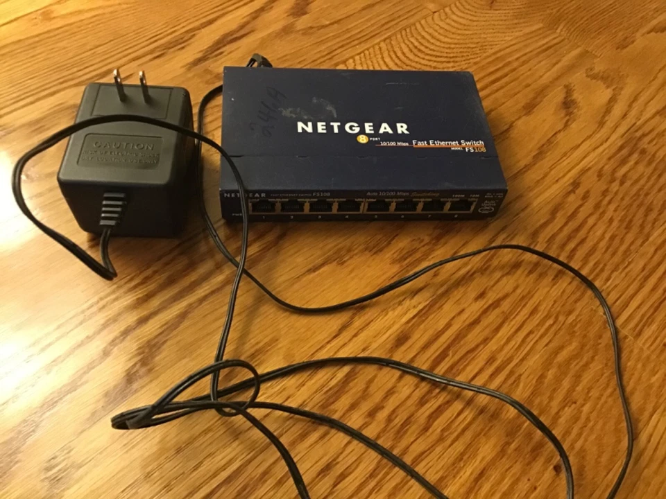 NetGear 8 Port Fast Ethernet Switch Model FS108 10/100 Mbps - Image 1 of 1
