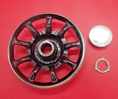 Antique 1927 SINGER 66 Sewing Machine AB905062 Hand Wheel 9 Spoke - Image 1 of 4