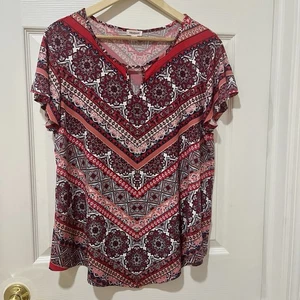 Westport Petite XL Boho Schlüssellochausschnitt Bluse rot Medaillon Print Taschentuchsaum - Bild 1 von 5