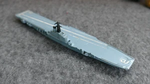 Portaaviones fundido a presión Tri-ang MiniC de colección - HMS Bulwark M751 sin helicóptero - Imagen 1 de 4