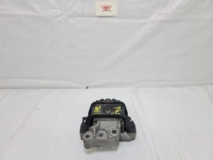 2014-2020 Mitsubishi Outlander Right Passenger Engine Mount Bracket OEM 1091A211 - Picture 1 of 6