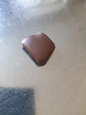 沃尔沃 240 242 244 245 棕色安全带顶螺栓套 — 第 1/3 张图片