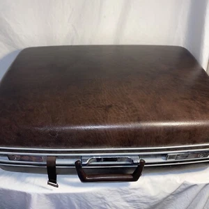 Vtg Samsonite Sentry Brown Hard Suitcase Luggage and Keys GUC - Picture 1 of 4