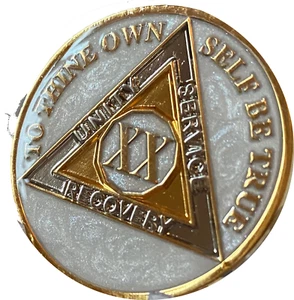 20 Años AA Medallón Opulento Perla Plata Remolino Tri-Placa Chip de Sobriedad - Imagen 1 de 3