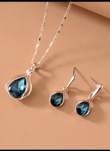 Set Halskette & Ohrringe roségoldfarben Kette/saphirfarben Steine - Bild 1 von 4