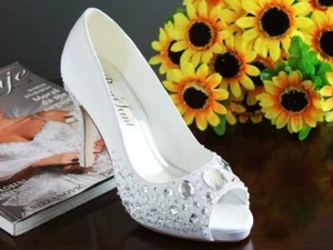 HBH Brautschuhe aus Satin, mit Strass-und Schmucksteinverzierung,10cm Absatz - Bild 1 von 13