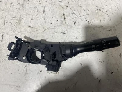 Toyota Prius Flasher Switch NHW20 10/2003-05/2009 - image 1 of 4