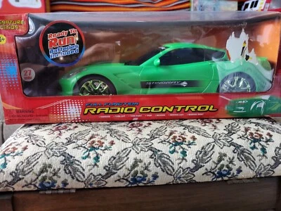 Chevrolet Corvette verde con radio control función completa Signature Edition - NUEVO Foto 1 de 4