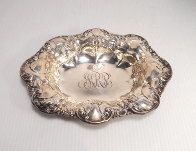 Антикварная чаша из стерлингового серебра WHITING в стиле модерн с цветочной каймой No6202 с монограммой - Изображение 1 из 4