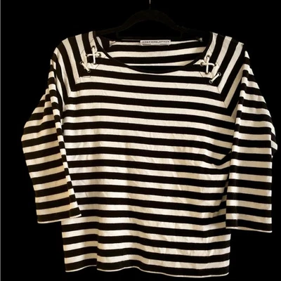 Top a rayas monocromáticas Josephine Chaus Foto 1 de 4