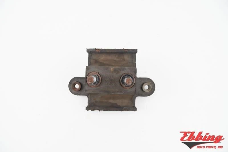 Rear Transmission Mount 3.8L AT ID: 25723646 Fits 2000-2005 Buick LeSabre 688052 - Image 1 of 4