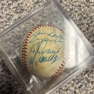 Philadelphia Phillies 1983 Team Signed Ball & Case - Picture 1 of 6