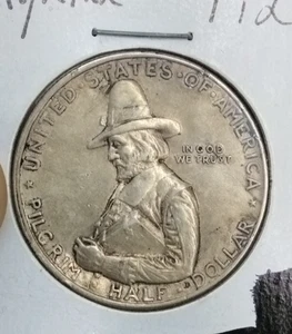 1920 D US PILGRIM Commemorative Half Dollar Old Golden Tone - Picture 1 of 4