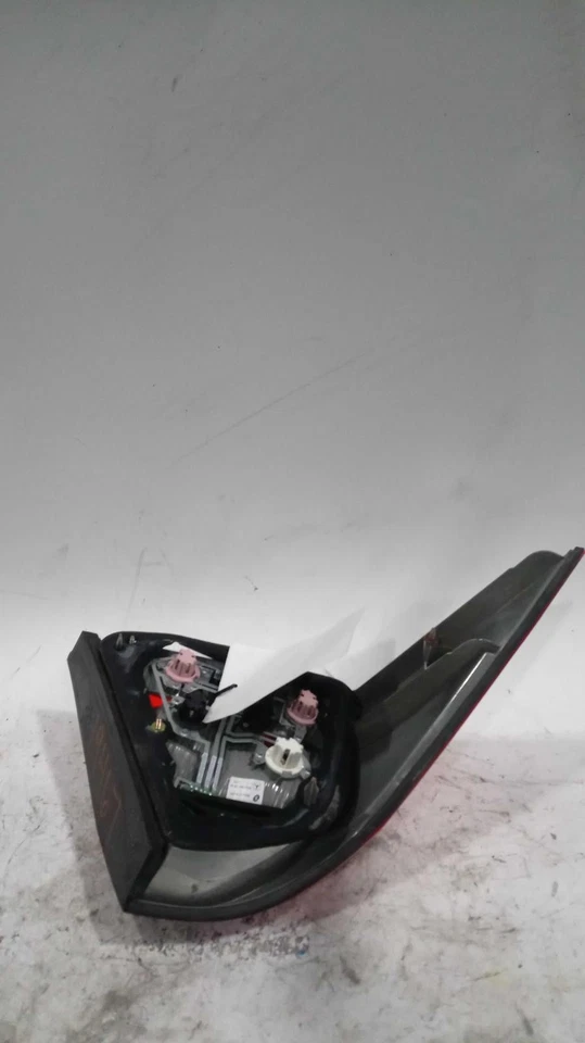 Conjunto de luz trasera derecha Mercedes-Benz Clase S 2004 plateado 115 k millas usado Foto 1 de 3