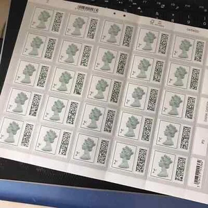 2022 GB 2p 2D MINT BARCODED MACHIN QUEEN EII Definitives sheet 25 VARIOUS DATES - Picture 1 of 1