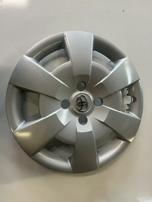 Cubierta de rueda Toyota Yaris Sport 15" OEM 42602-52410 61153 2009-2012 Foto 1 de 4