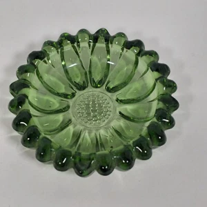 Vintage Green Glass Sunflower-Shaped Trinket Dish 6 inches diameter - Picture 1 of 5