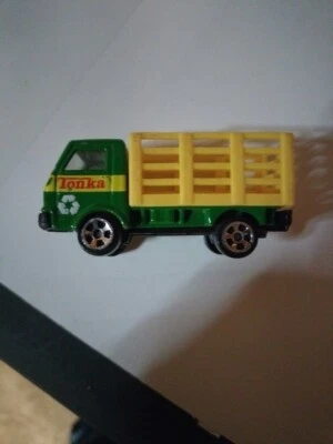 MAISTO TONKA HASBRO 2009 GREEN & YELLOW DIECAST TOY STACK BED TRUCK 1/64 SCALE - Изображение 1 из 2