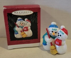 Vintage Hallmark Andenken Weihnachtsschmuck 1995 Papa & Mama Schneemann  - Bild 1 von 12