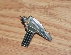 1989 Hollywood Pins Star Trek Original Series "Pistol Phaser" Enamel Metal Pin - Picture 1 of 3