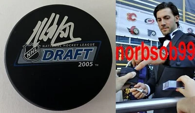 KRIS LETANG PITTSBURGH PENGUINS SIGNED 2005 DRAFT PUCK w/EXACT PROOF BECKETT COA - Image 1 of 4