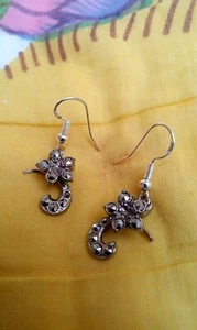 VINTAGE 1930s Marcasite Flower Earrings. PIERCED EARS. 925 Silver. Gift Wrapped - Picture 1 of 4