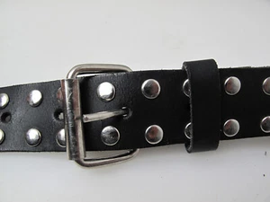WOMEN'S CASTRO BRAND BLACK BELT WITH SILVER METAL CIRCLES SIZE MEDIUM - Picture 1 of 6