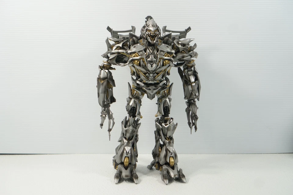 Figura de robot de gran tamaño Wei Jiang Model Wizard T-08 Shake Sky Wing Earthquake Foto 1 de 4