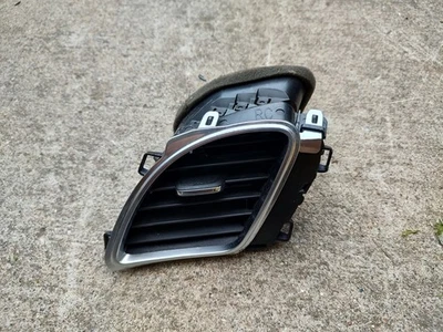 2014-2019 Chevy Corvette C7 Passenger Side Air Vent Outlet OEM GM 20989581 JT4 - Image 1 of 4