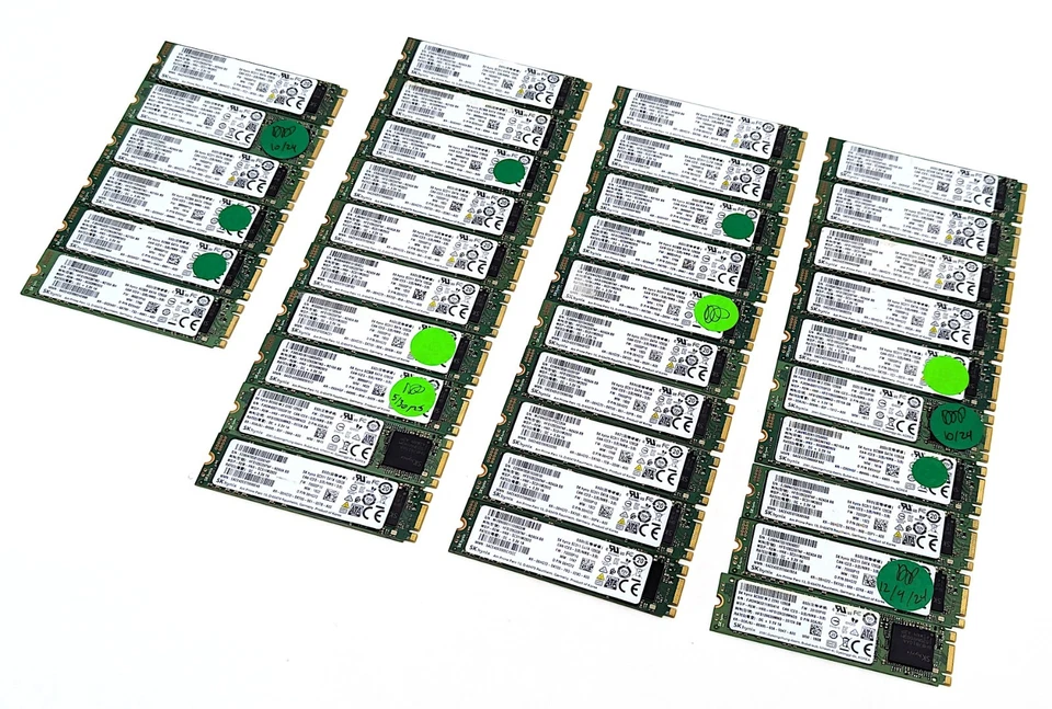 Lote de 36 unidades de estado sólido SK hynix 128 GB SATA 2280 M.2 SSD modelo mixto - borradas Foto 1 de 4