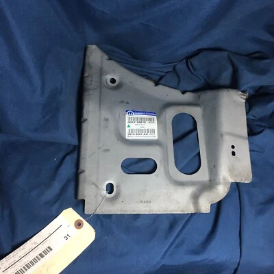 Parachoques trasero izquierdo Town & Country Grand Caravan 2008-2020 soporte lateral 5109587AD Foto 1 de 3