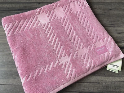 BURBERRY JACQUARD CHECK BEACH TOWEL MADE IN ITALY 170cm x 100cm RETAIL £405 BNWT - Image 1 of 4