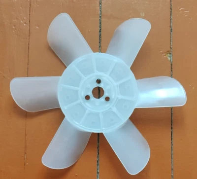 Ventilador radiador Lada NIVA 4x4 motor 4x4 1.6 Foto 1 de 2