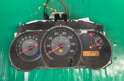 Painel de instrumentos velocímetro Nissan Versa 2007-2012 137K milhas 24810ZW41C - Imagem 1 de 3