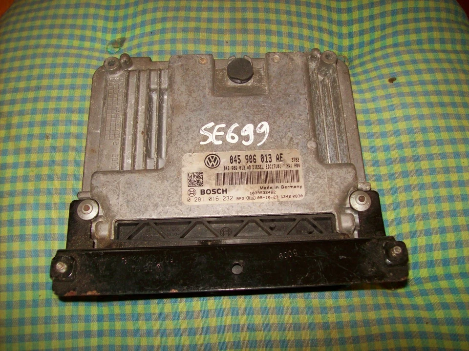 Centralina Seat Ibiza IV (6J) 1.4 TDI 045906013AE BMS EDC17U01 0281016232 - Immagine 1 di 1