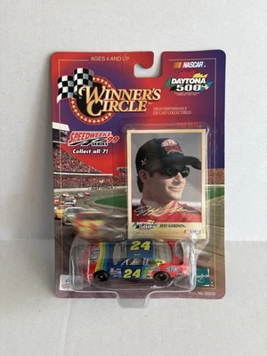 Winners Circle Jeff Gordon #24 1999 DuPont Daytona 500 Speedweeks 99 Series 1:64 Foto 1 de 4