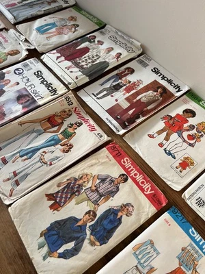 19  x Vintage Simplicity Sewing Patterns Ladies Children 70s 60s Dresses Blouses - Image 1 of 4