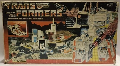 TRANSFORMERS : AUTOBOT BATTLE STATION METROPLEX MADE IN 1985 - Image 1 of 4